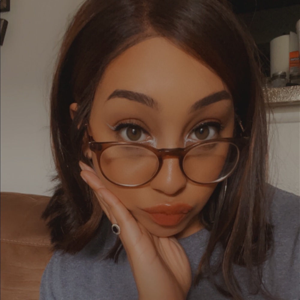 Meet your Posher, Lynette